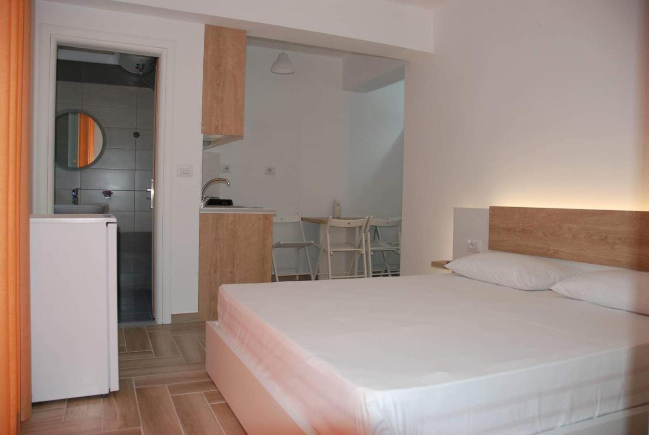 The Hill Apartment Saranda Extérieur photo